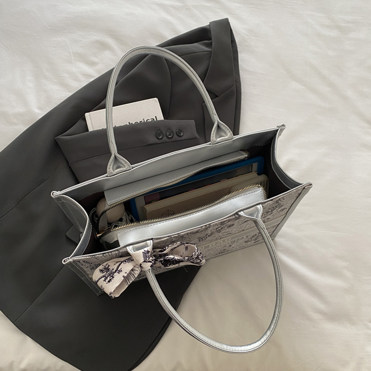 Luxury Elegant Women Tote Bag  - Embroidery On Leather ulasan dan harga